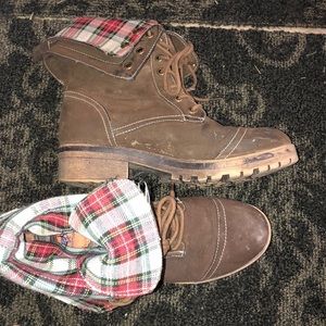 Rocket dog combat boots can wear two ways